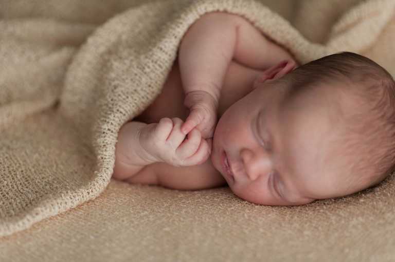 adelaide-newborn-photographer_0009